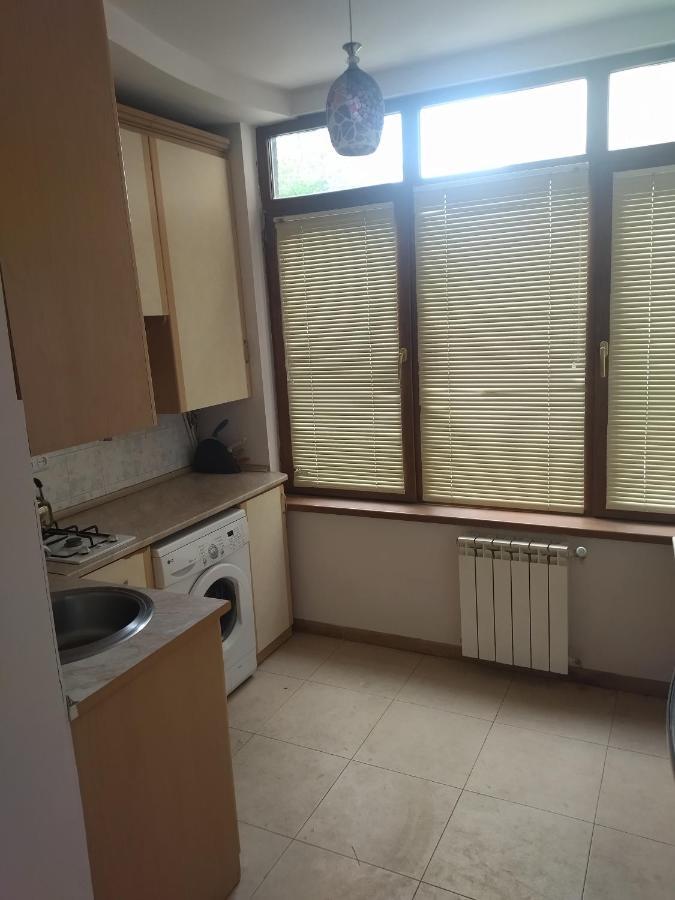 Abovyan 36 Apt & Tour Jerevan Exteriör bild